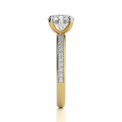 Graceful Round Diamond Engagement Ring