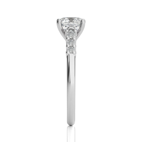 Elegant Cushion Cut Diamond Enagegement Ring
