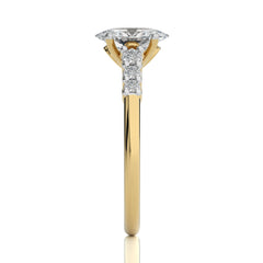 Elegant Oval  Diamond Enagegement Ring