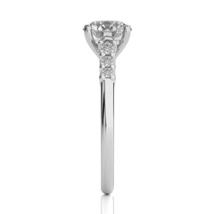 Elegant Round  Diamond Enagegement Ring